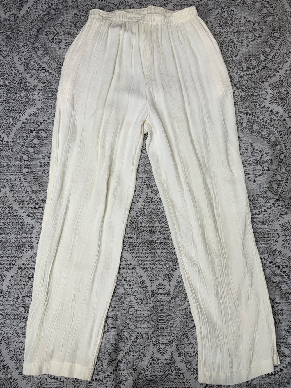 CLIO - Lightweight Cream Pleated Elastic Waist Pants - Small